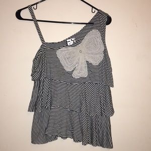 Tiered black and white shirt